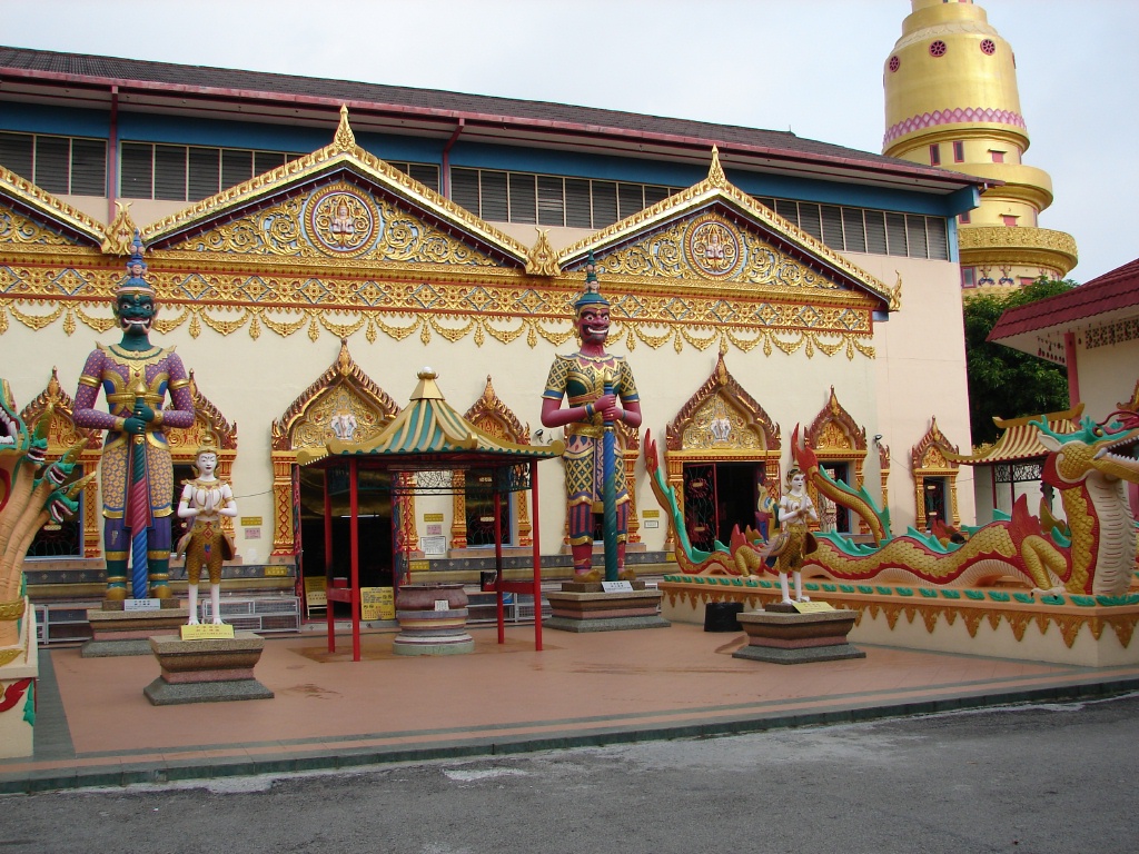13 Penang, Malaysia. Thai temple.jpg